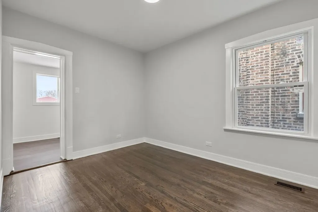 7811 South Honore Street Chicago IL 60620