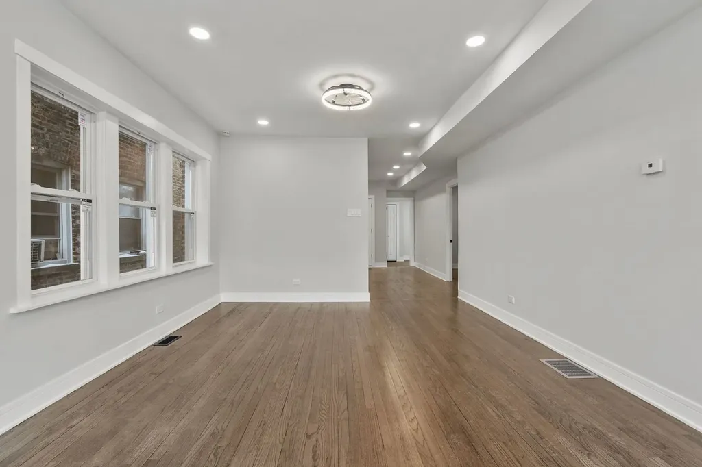 7811 South Honore Street Chicago IL 60620