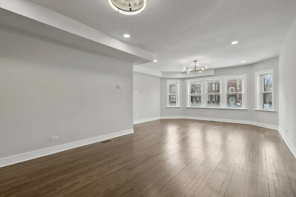 7811 South Honore Street Chicago IL 60620
