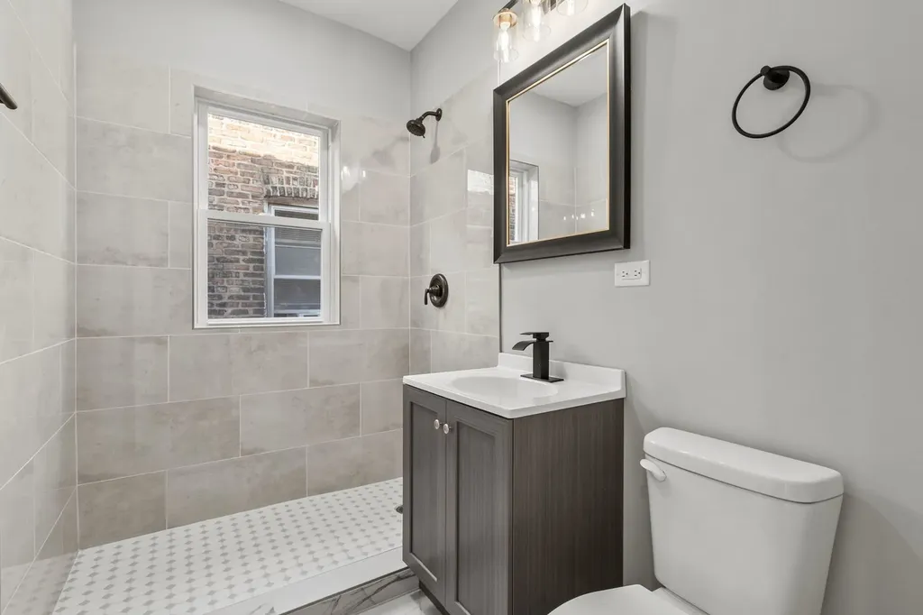 7811 South Honore Street Chicago IL 60620