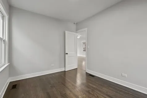 7811 South Honore Street Chicago IL 60620