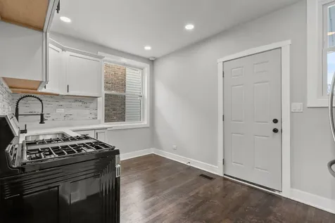 7811 South Honore Street Chicago IL 60620