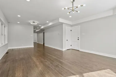 7811 South Honore Street Chicago IL 60620