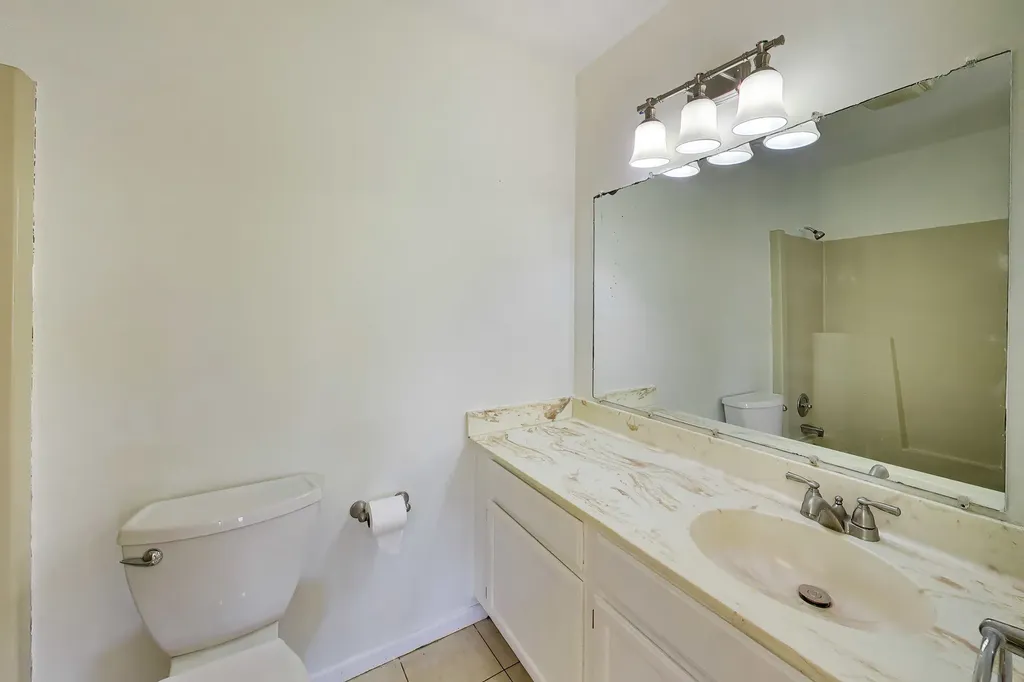 1440 Stonebridge Circle Wheaton IL 60189