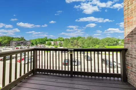 1440 Stonebridge Circle Wheaton IL 60189