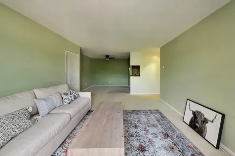 1440 Stonebridge Circle Wheaton IL 60189