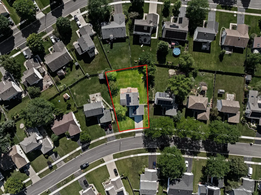 454 Danbury Drive Carol Stream IL 60188
