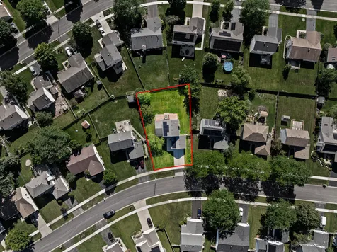 454 Danbury Drive Carol Stream IL 60188