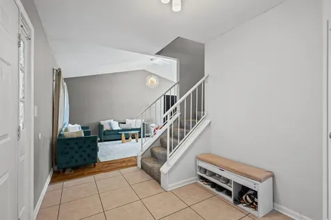 454 Danbury Drive Carol Stream IL 60188