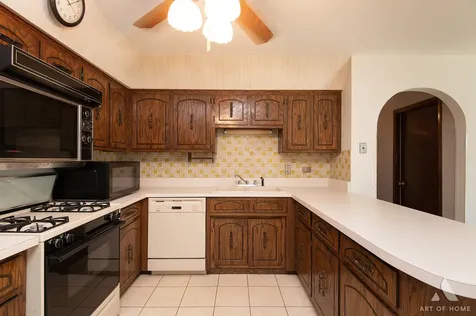 9525 South Kolin Avenue Oak Lawn IL 60453