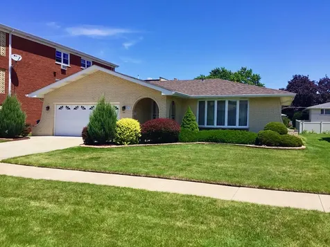 9525 South Kolin Avenue Oak Lawn IL 60453