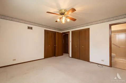 9525 South Kolin Avenue Oak Lawn IL 60453