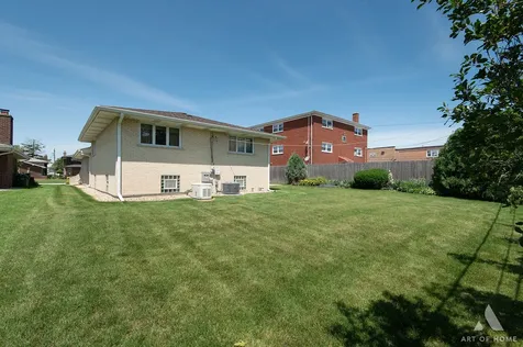 9525 South Kolin Avenue Oak Lawn IL 60453