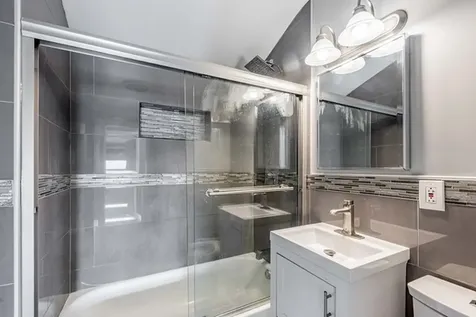 5227 South Neenah Avenue Chicago IL 60638