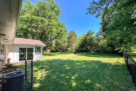 129 Monument Avenue Barrington IL 60010