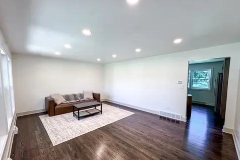 129 Monument Avenue Barrington IL 60010