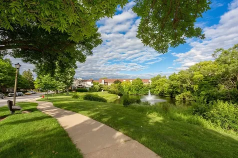 925 Spring Hill Drive Northbrook IL 60062