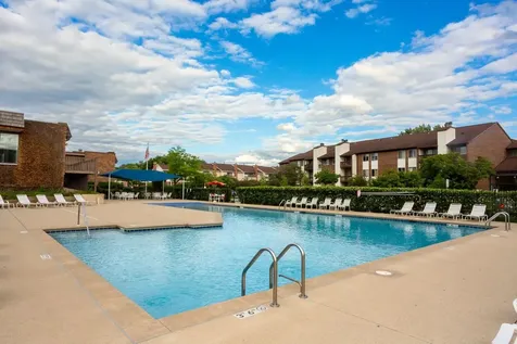 925 Spring Hill Drive Northbrook IL 60062