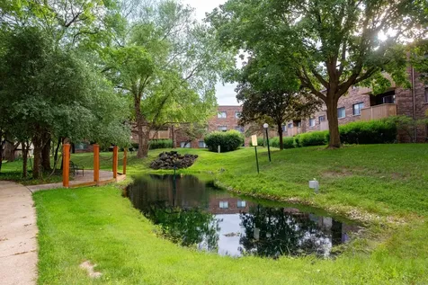 925 Spring Hill Drive Northbrook IL 60062