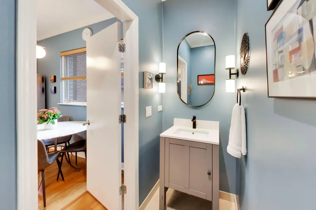 2868 North Orchard Street Chicago IL 60657