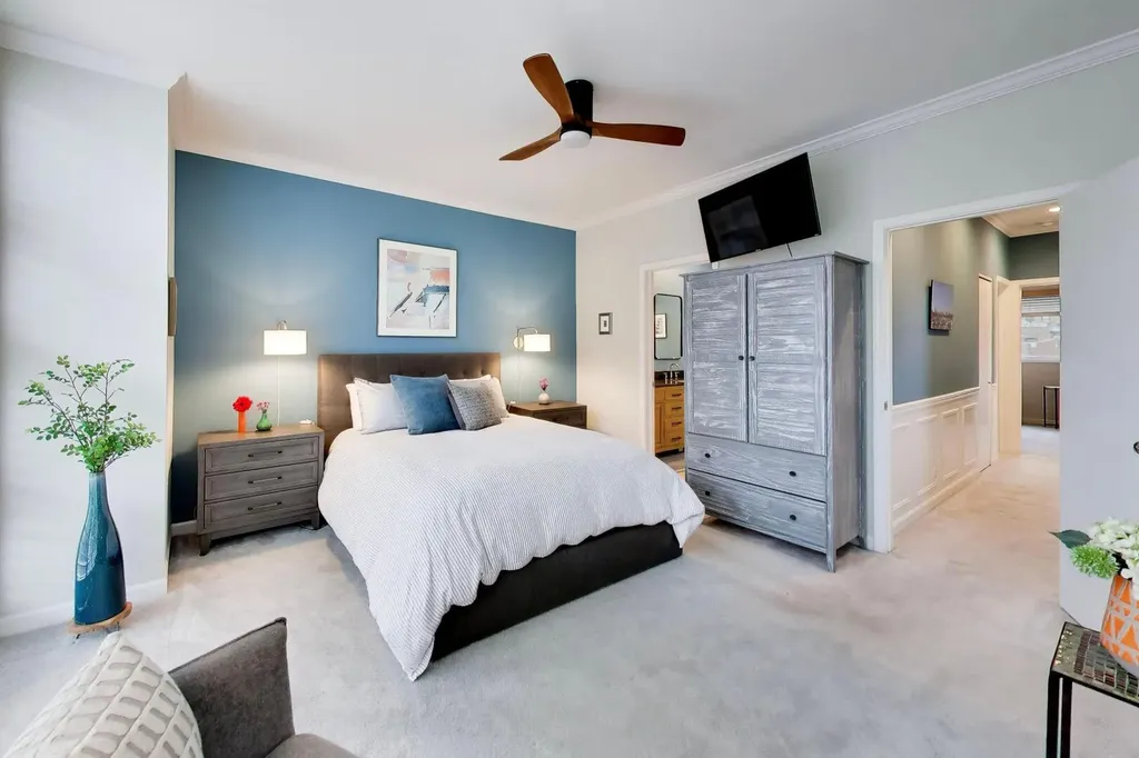 2868 North Orchard Street Chicago IL 60657