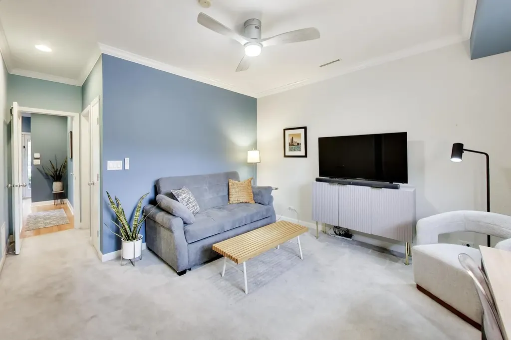 2868 North Orchard Street Chicago IL 60657