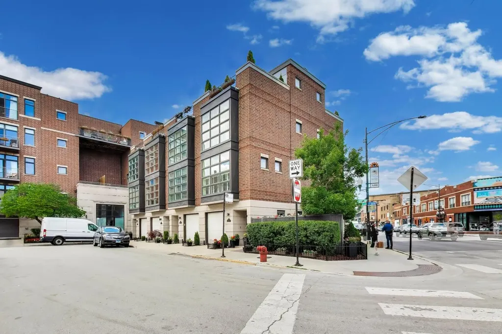 2868 North Orchard Street Chicago IL 60657
