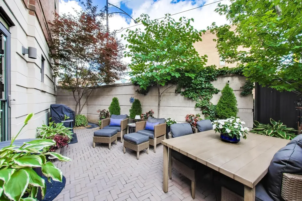 2868 North Orchard Street Chicago IL 60657