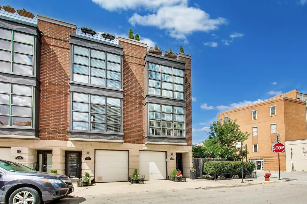 2868 North Orchard Street Chicago IL 60657