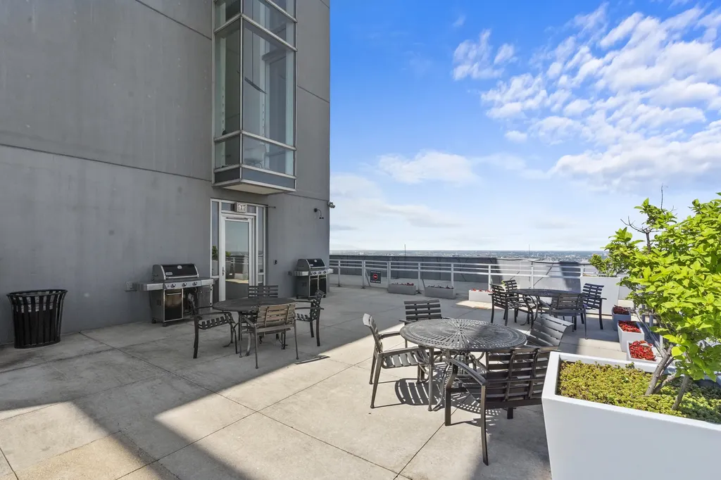 737 West Washington Boulevard Chicago IL 60661