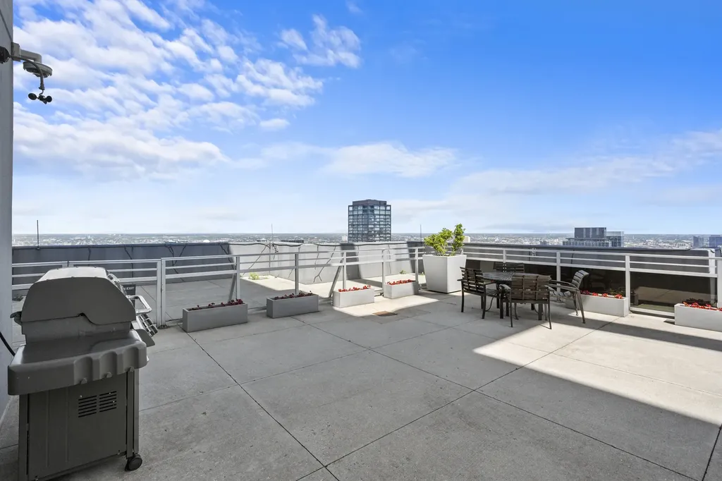 737 West Washington Boulevard Chicago IL 60661