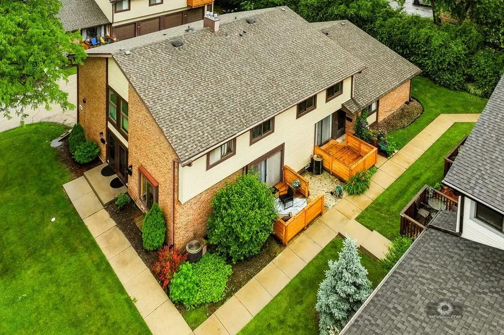 8334 Portsmouth Drive Darien IL 60561