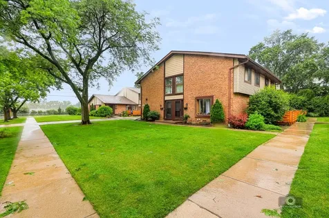 8334 Portsmouth Drive Darien IL 60561