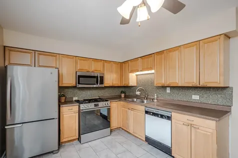 685 East Fullerton Avenue Glendale Heights IL 60139