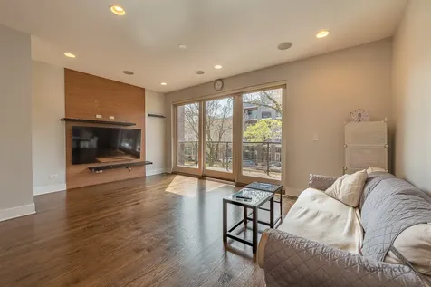 3839 North Ashland Avenue Chicago IL 60613