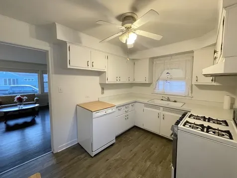 556 Crestwood Drive Des Plaines IL 60016