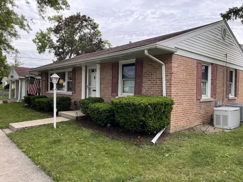 556 Crestwood Drive Des Plaines IL 60016
