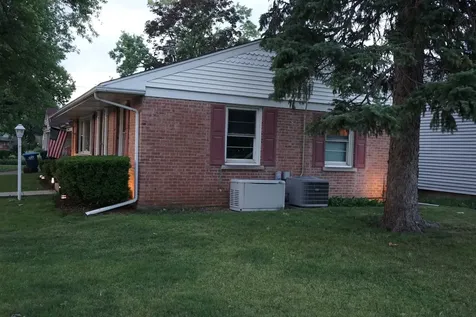 556 Crestwood Drive Des Plaines IL 60016