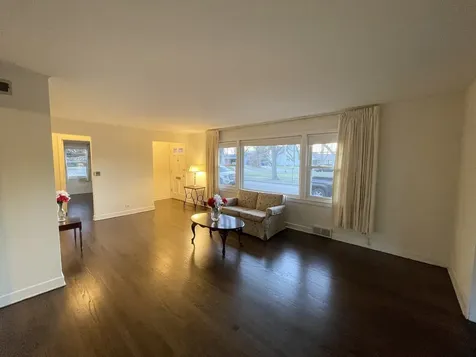 556 Crestwood Drive Des Plaines IL 60016