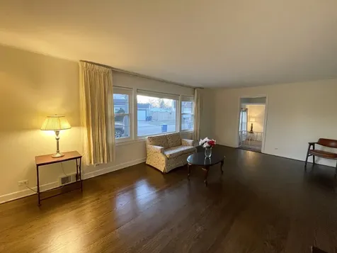 556 Crestwood Drive Des Plaines IL 60016