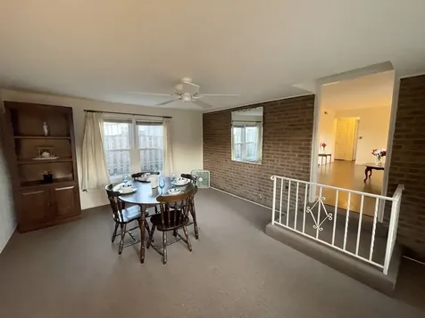 556 Crestwood Drive Des Plaines IL 60016