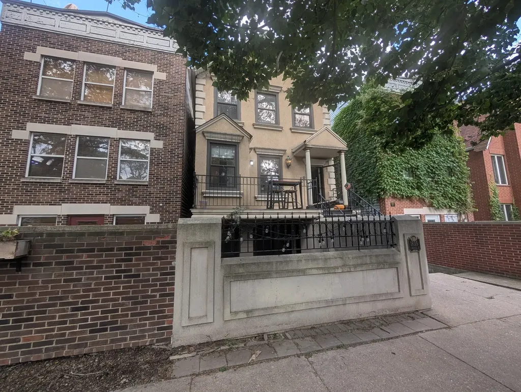 1835 North Bissell Street Chicago IL 60614
