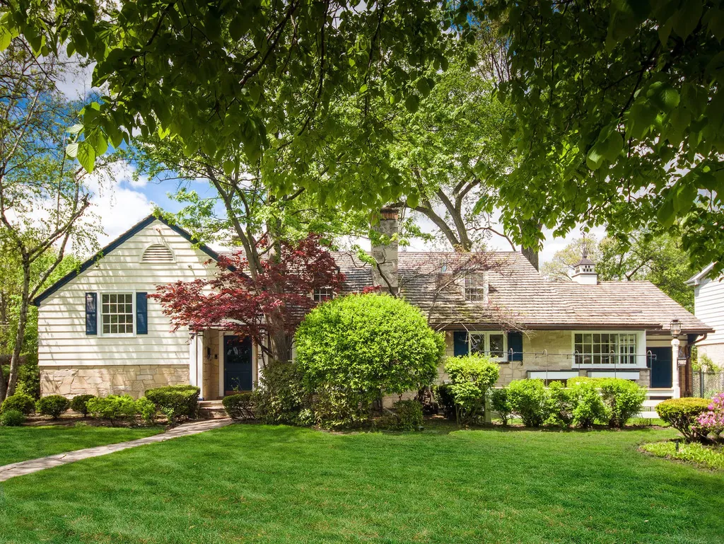 9002 Kedvale Avenue Skokie IL 60076
