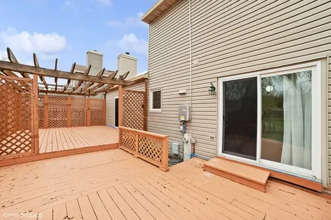 18 Ascot Lane Streamwood IL 60107