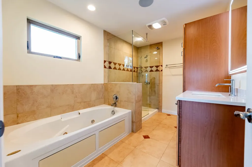 3452 North Newcastle Avenue Chicago IL 60634