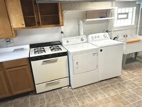 7805 Nagle Avenue Burbank IL 60459