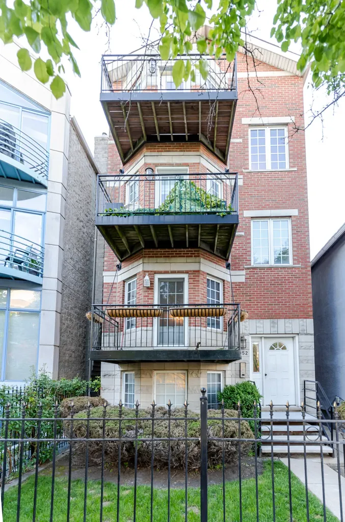 1352 West Hubbard Street Chicago IL 60642