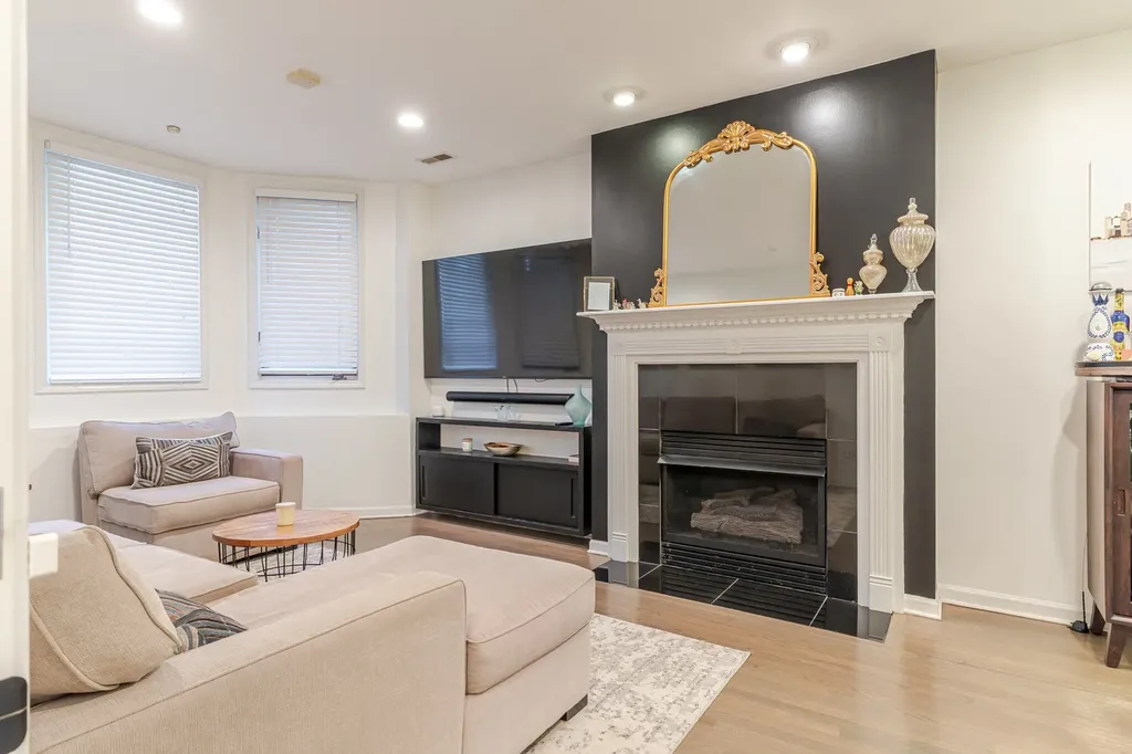 1352 West Hubbard Street Chicago IL 60642
