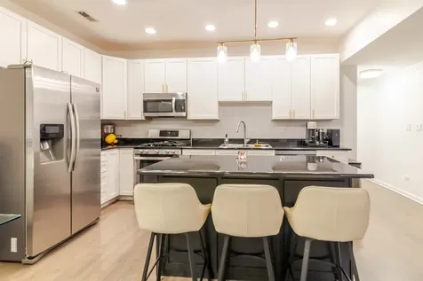 1352 West Hubbard Street Chicago IL 60642