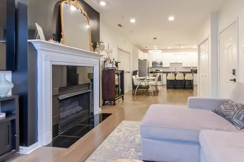 1352 West Hubbard Street Chicago IL 60642